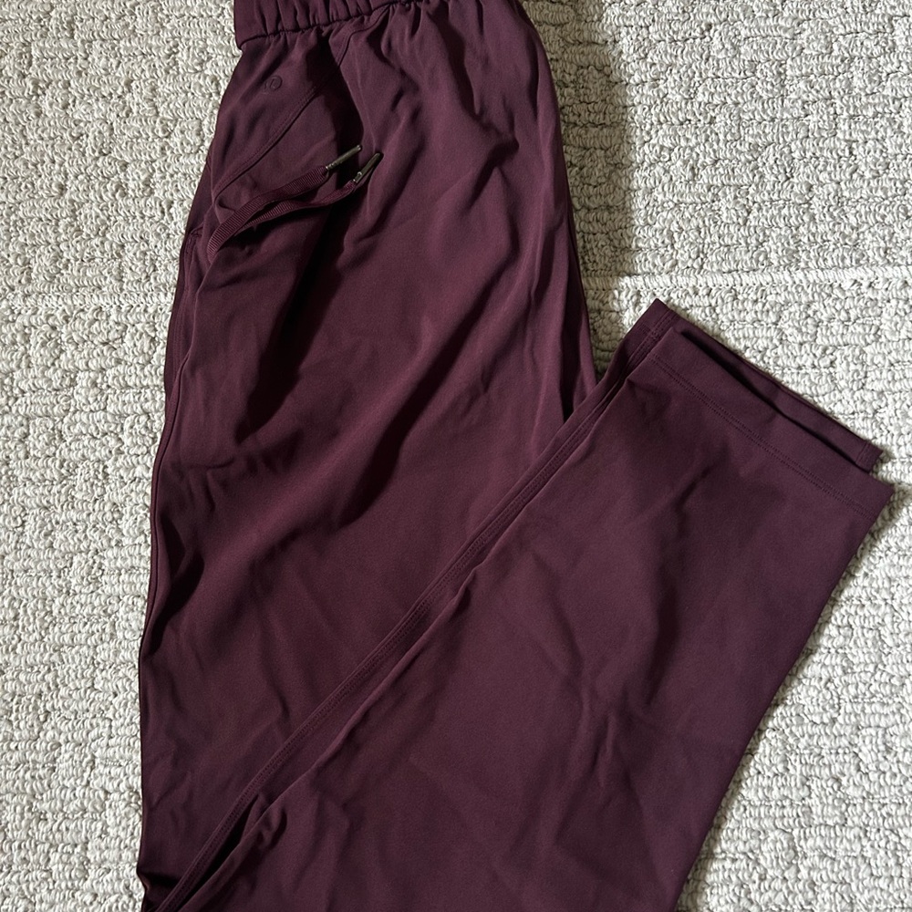 lululemon athletica Men's Maroon Joggers